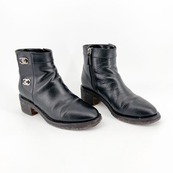 Chanel CC Turnlock Ankle Boot Size 36.5 US 5.5-6 Black Leather Moto Biker Bootie - Picture 1 of 15